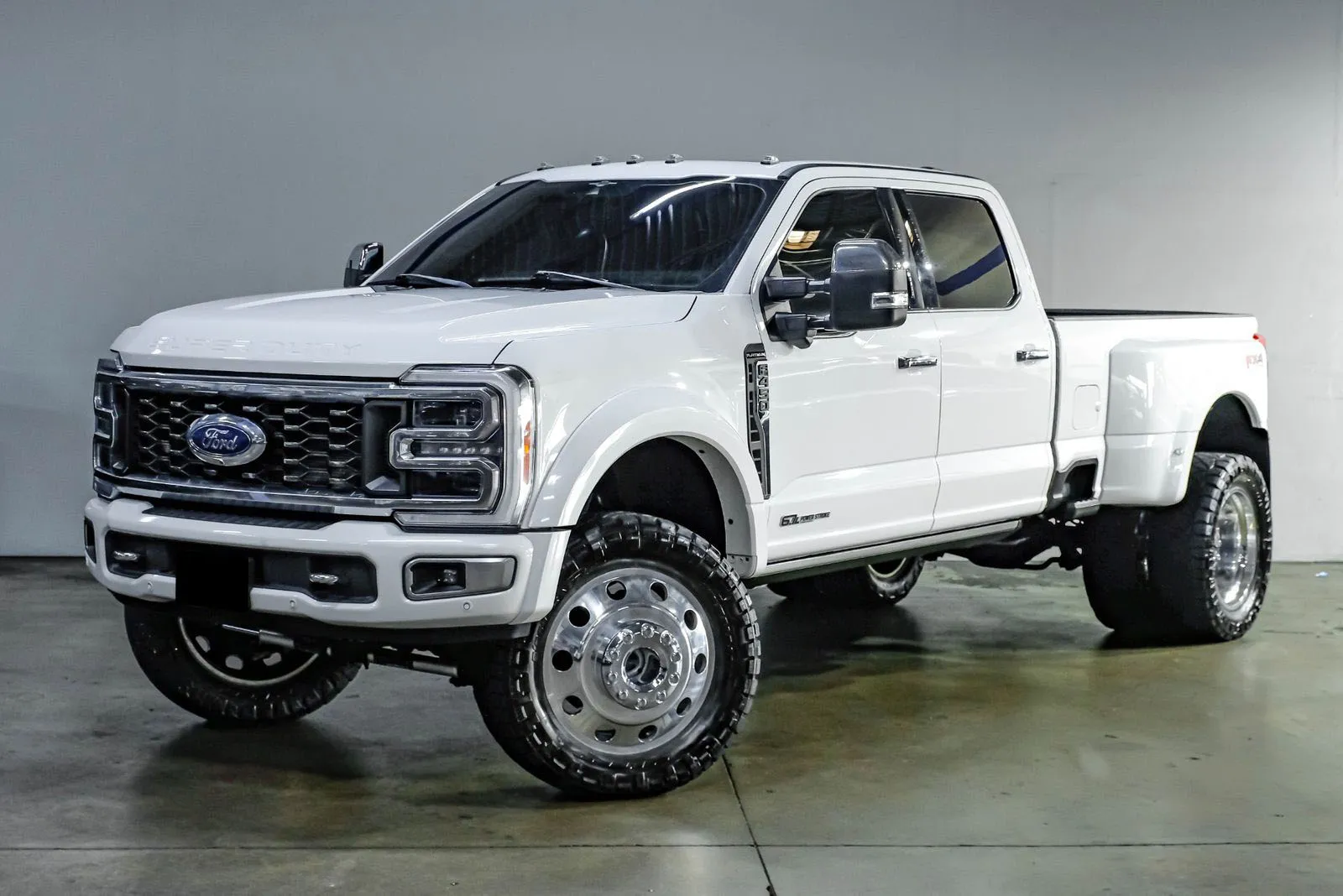 2023 Ford F-450 Super Duty Platinum