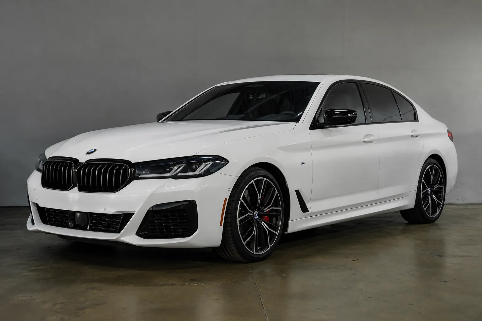 2023 BMW M550i xDrive